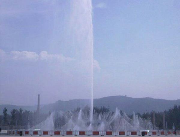 山東高噴噴泉